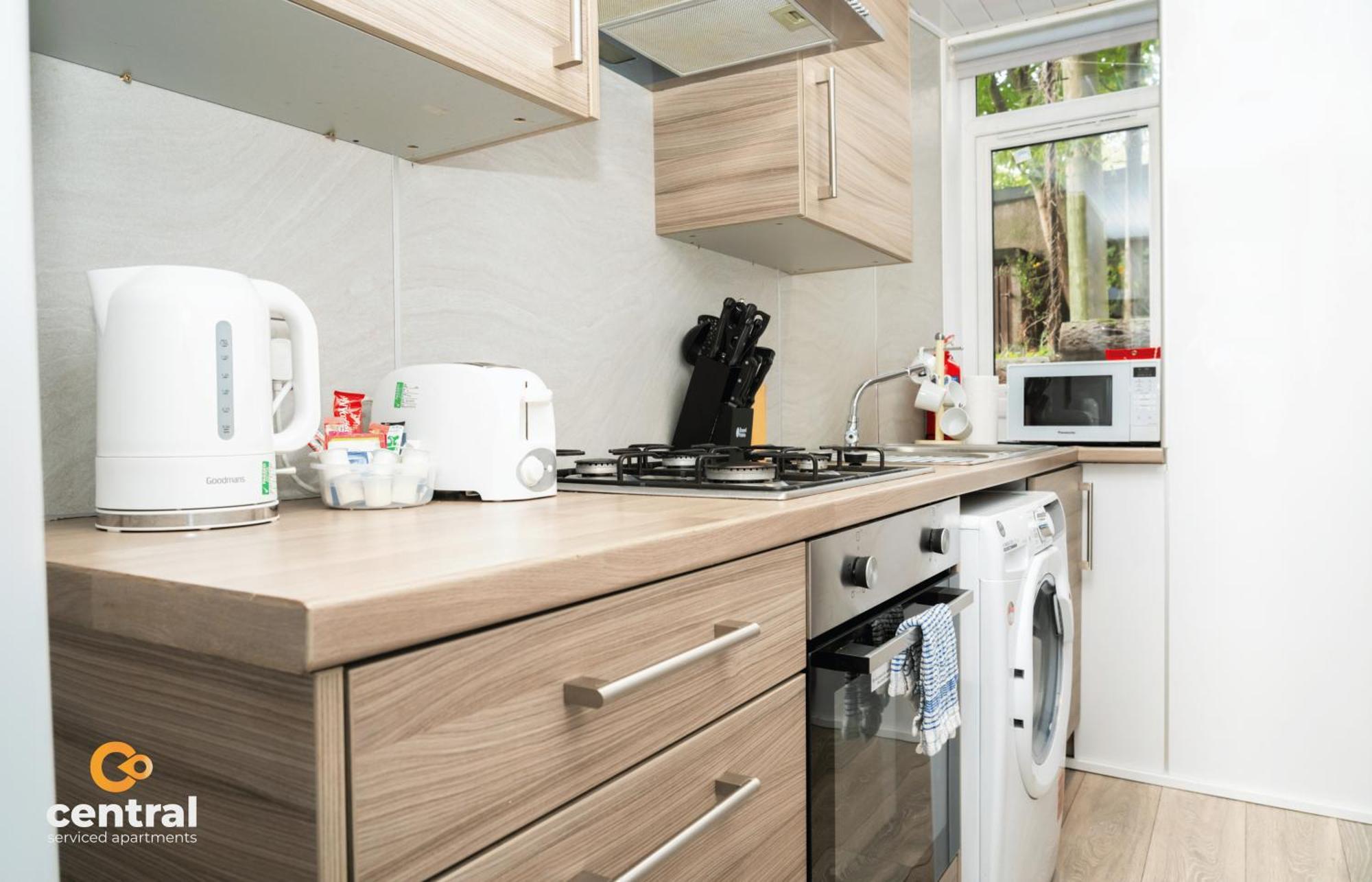 Central Serviced Apartments - 2 Bedroom - Ground Floor - Monthly & Weekly Bookings Welcome - Free Street Parking - 2 Double Beds - Wifi - Smart Tvs In Rooms - Fully Equipped - Heating 24-7 - Contractor & Short Stay Favourite Dundee Exteriör bild
